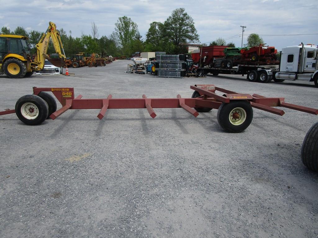 PEQUEA 646 BALE HAULER