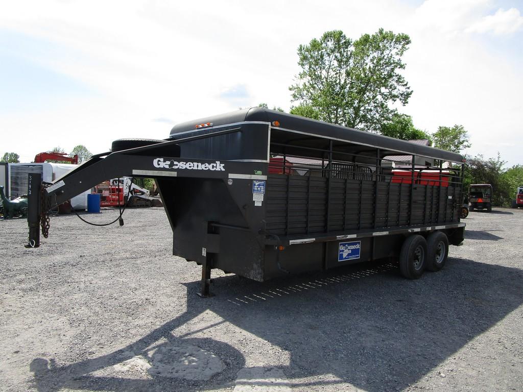 2012 GOOSENECK 20X 6'8" STOCK TRAILER