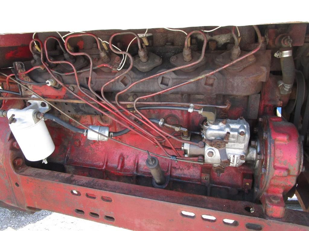 FARMALL 560 DIESEL TRACTOR