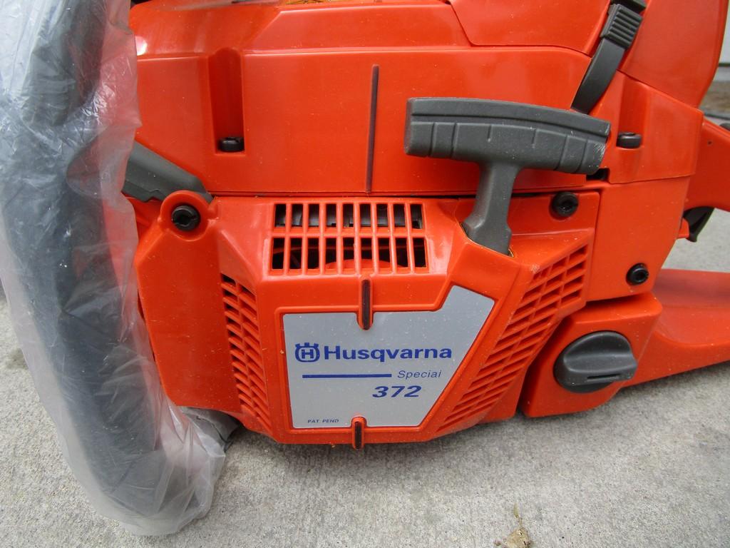 HUSQUARNA 372 CHAINSAW