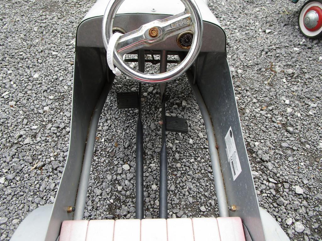 TOY BAGHERA PEDAL CAR