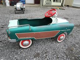 TOY COUNTRY SQUIRE PEDAL CAR