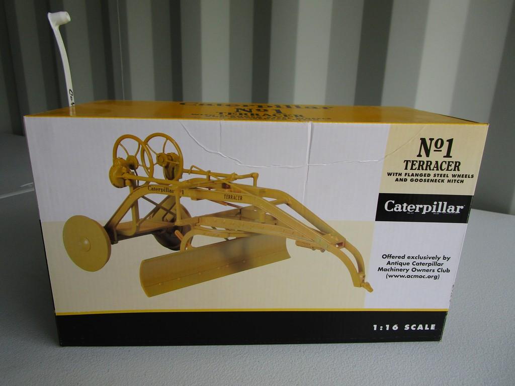 TOY CATERPILLAR NO 1 TERRACER