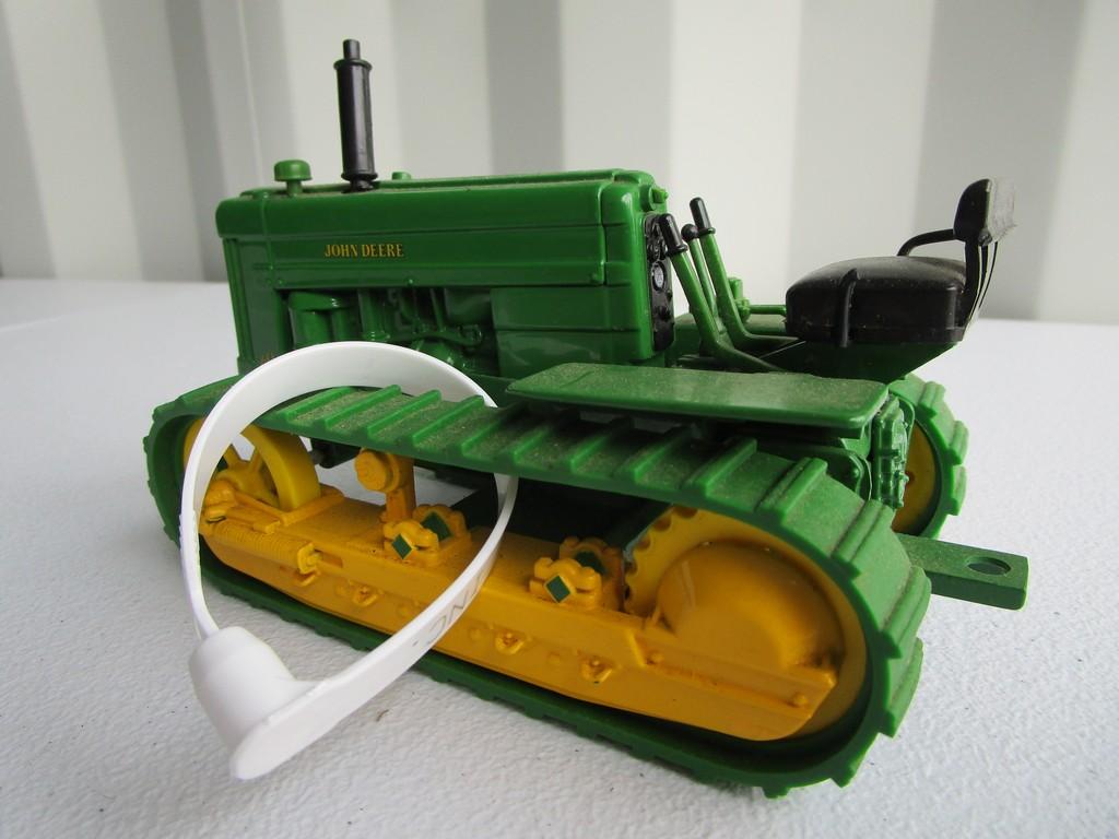 TOY JOHN DEERE 40 CRAWLER