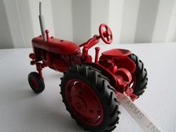 TOY FARMALL 100 TRACTOR