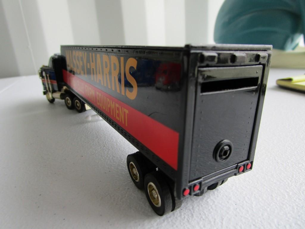 TOY PIGGY BANK MASSEY-HARRIS SEMI&TRAILER