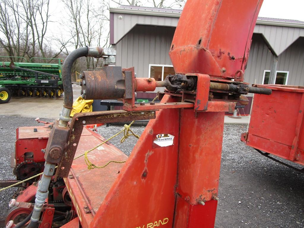 NEW HOLLAND CHOPPER W HEAD