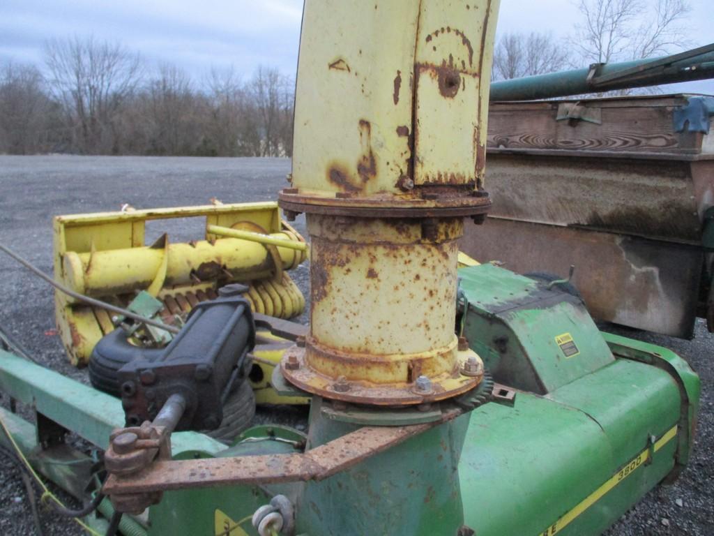 JOHN DEERE 3800 CHOPPER W 2 HEADS