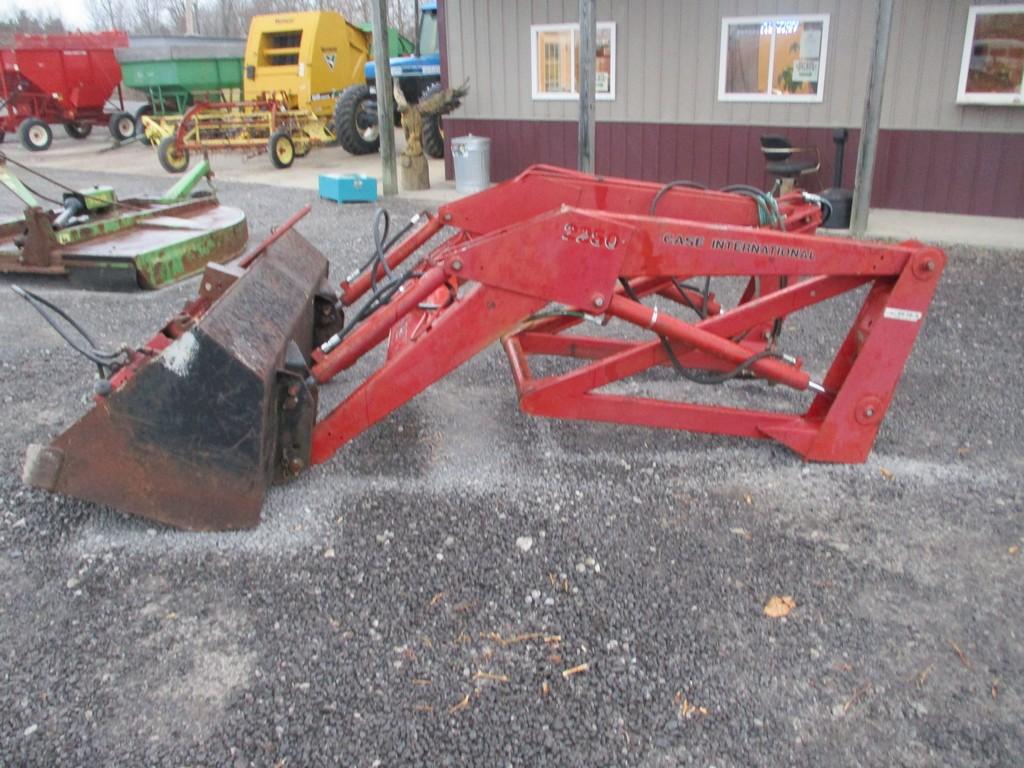 CASE IH 2250 LOADER BUCKET