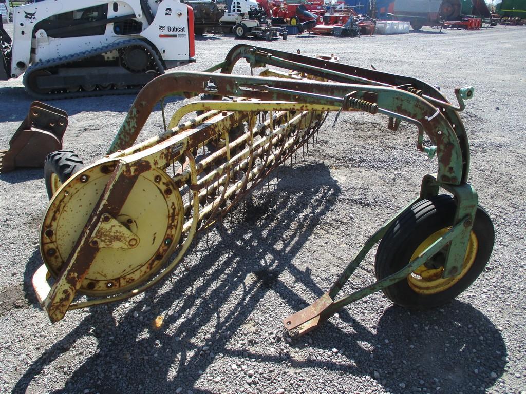 JOHN DEERE 660 DOLLY RAKE