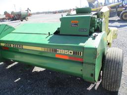 JOHN DEERE 3950 CHOPPER W 2 ROW HEAD