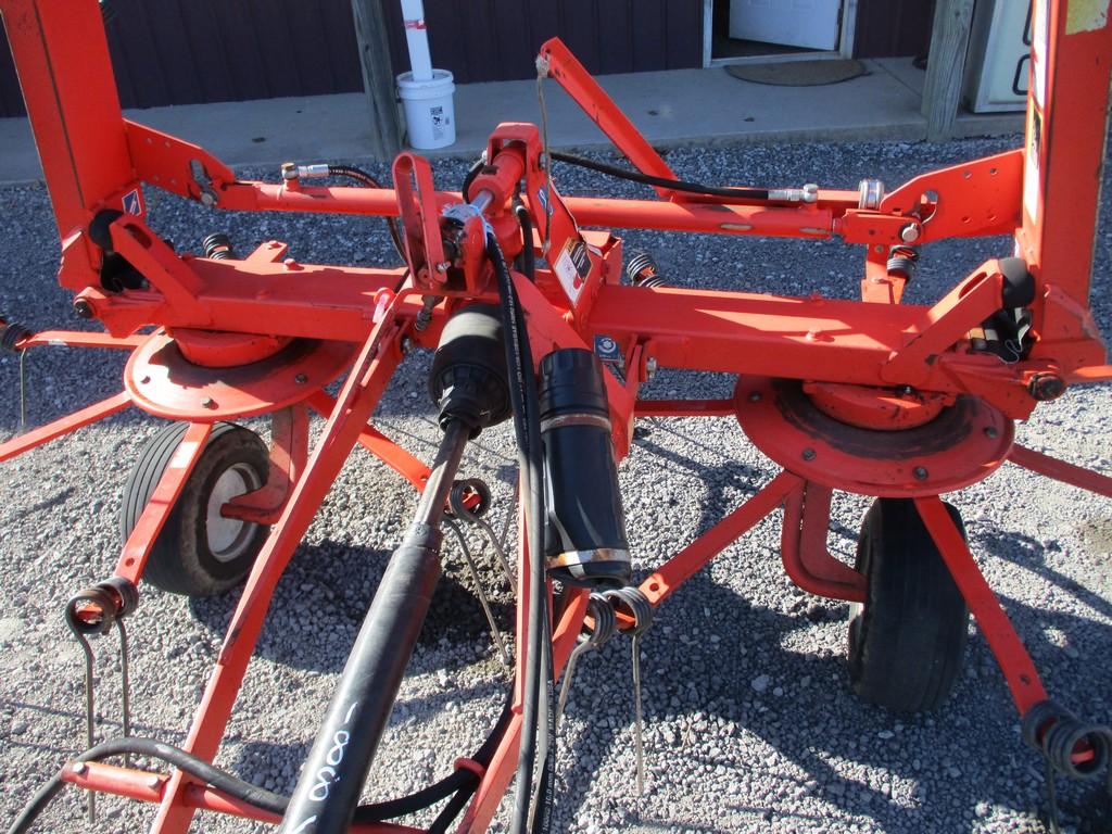 KUHN GF5202 HAY TEDDER