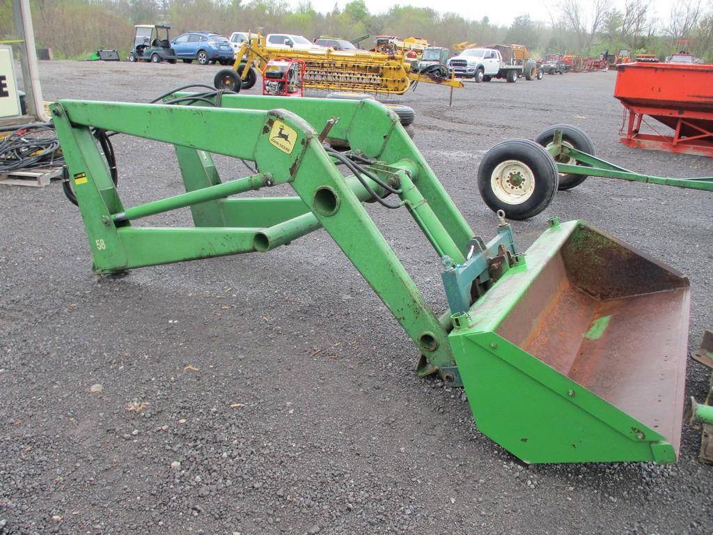 JOHN DEERE 58 LOADER