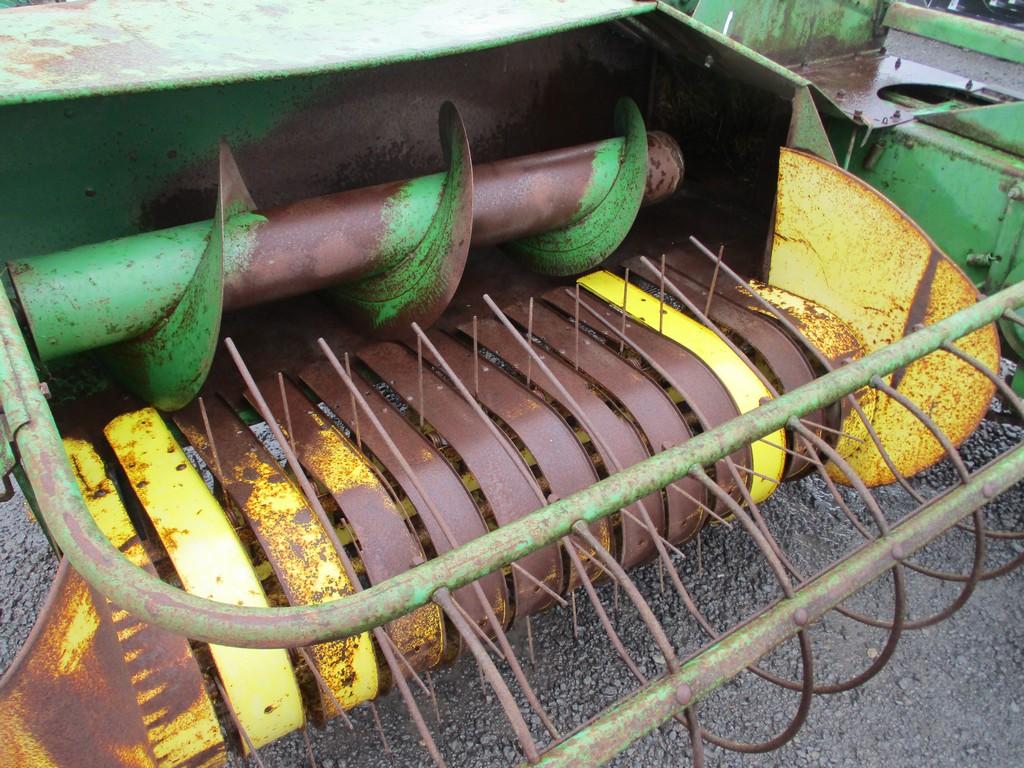 JOHN DEERE 24T SQ BALER