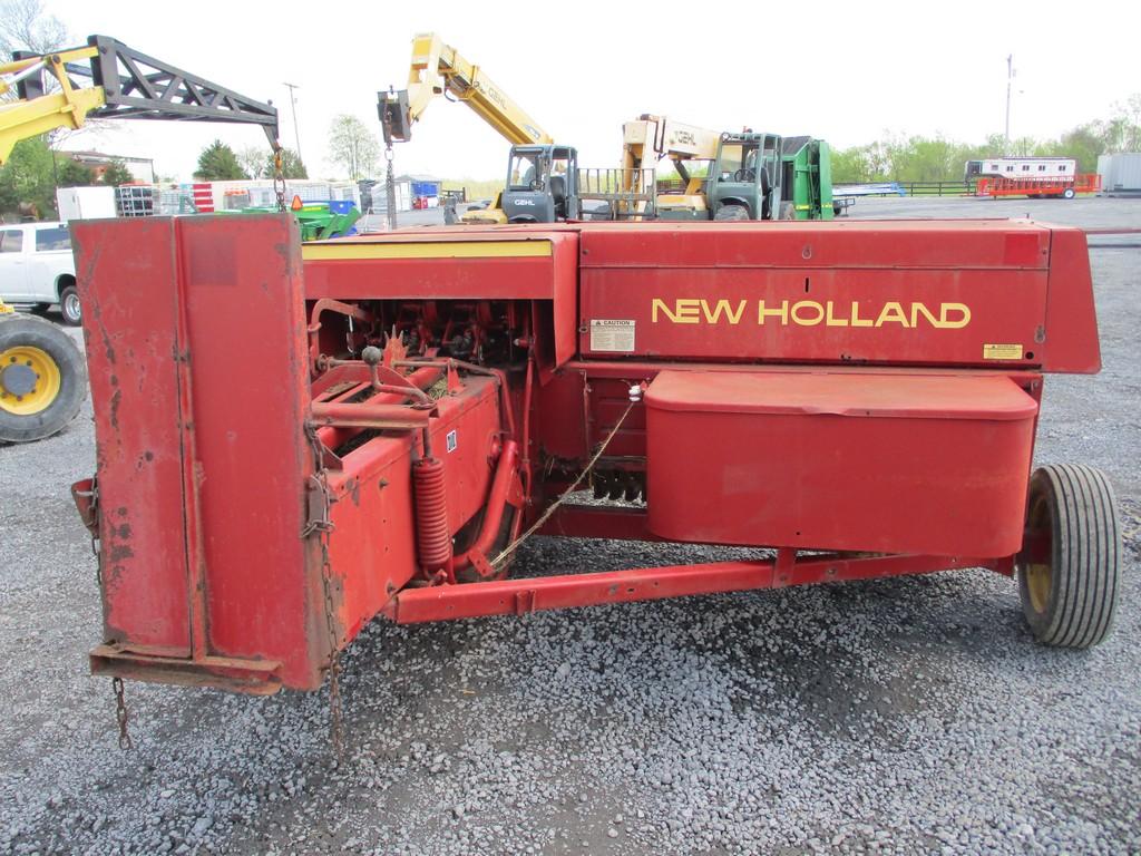 NEW HOLLAND 316 SQ BALER