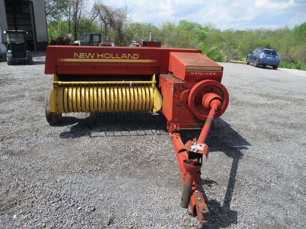 NEW HOLLAND 316 SQ BALER