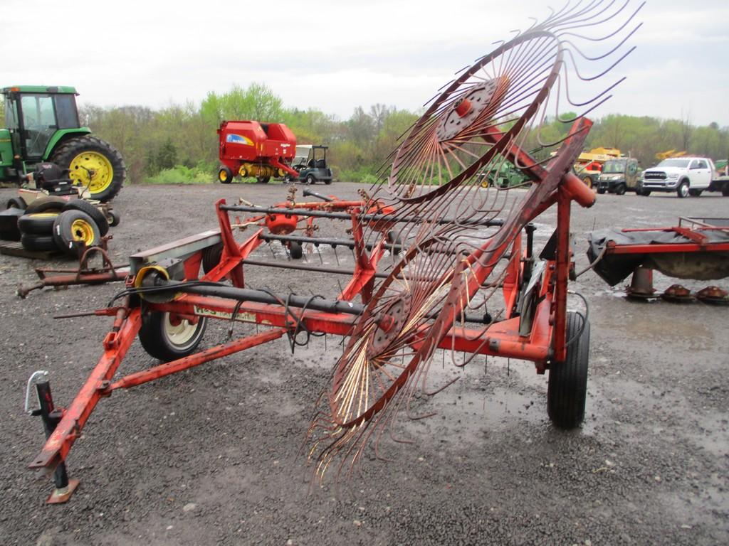 H&S HAY MACHINE TEDDER