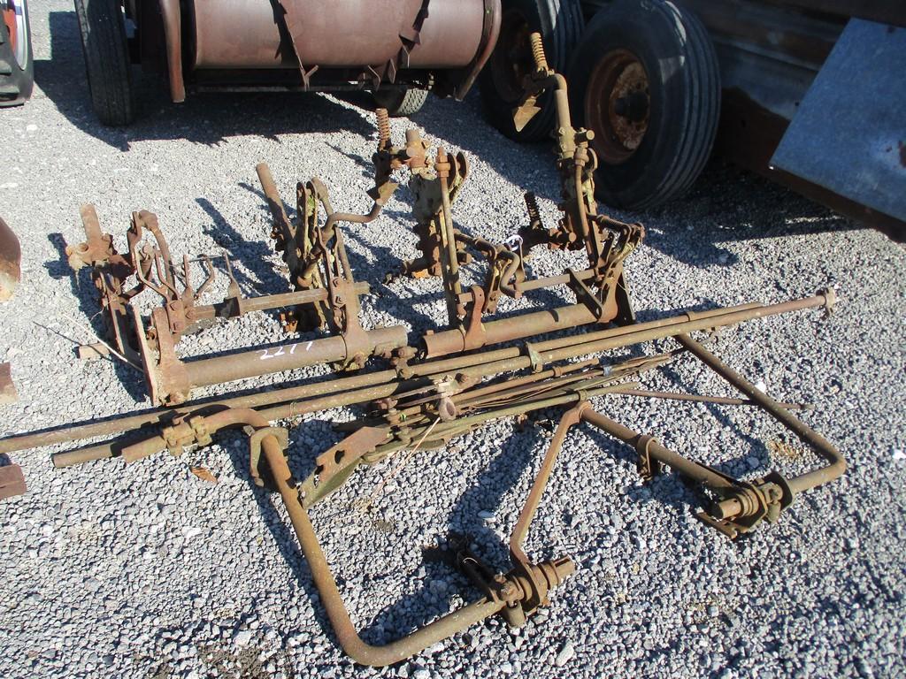 FARMALL B CULTIVATOR