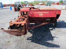 IH 430 SQ BALER