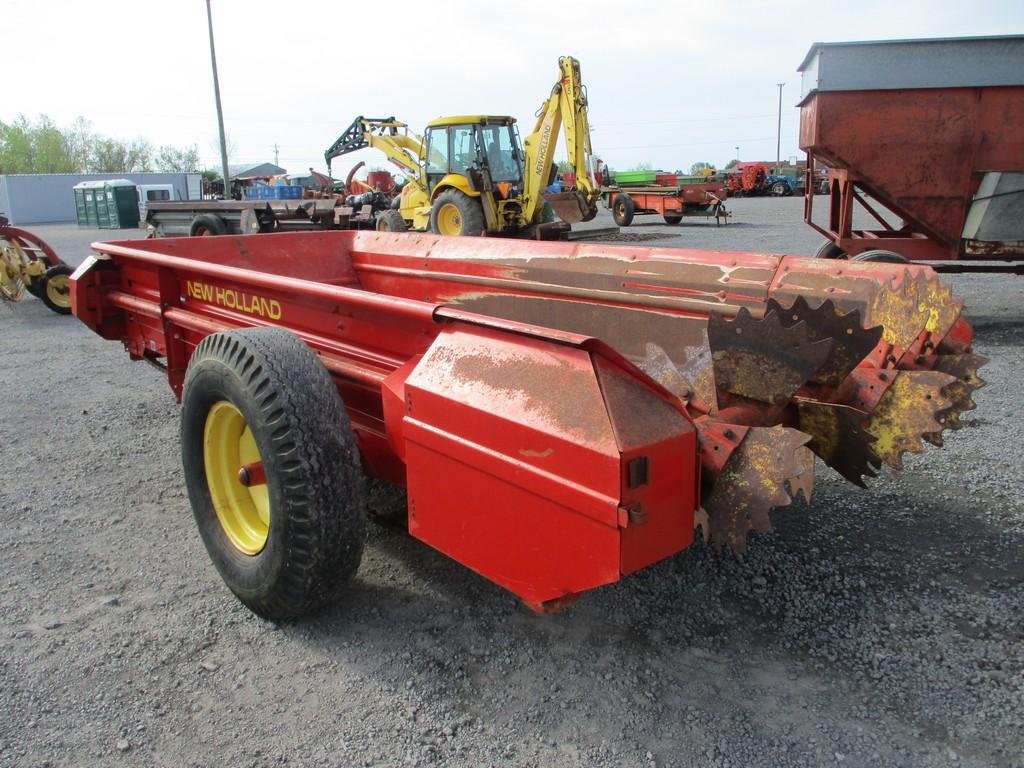 NEW HOLLAND 519 MANURE SPREADER