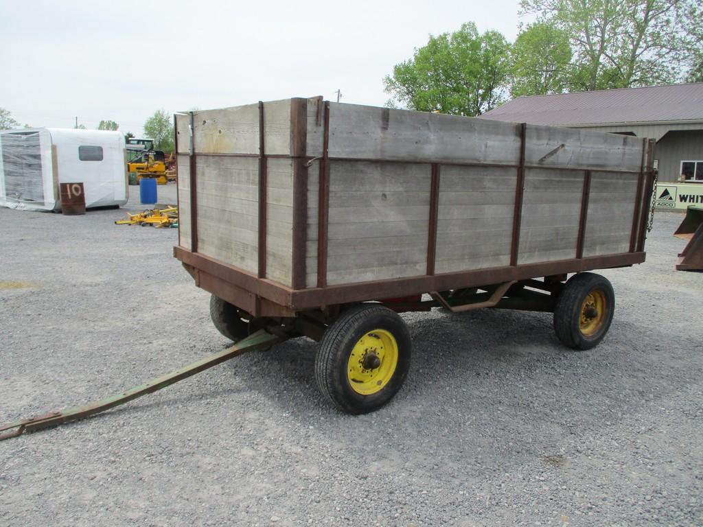 DUMP WAGON ON OLD STYLE JD GEAR