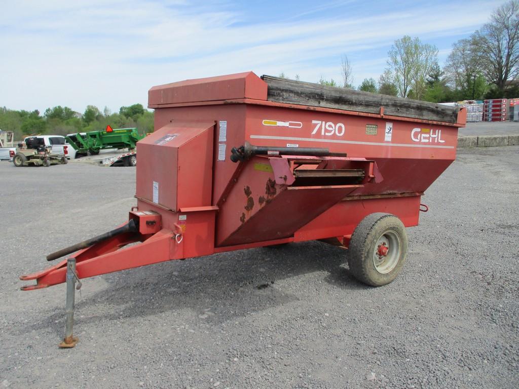 GEHL 7190 FEED CART