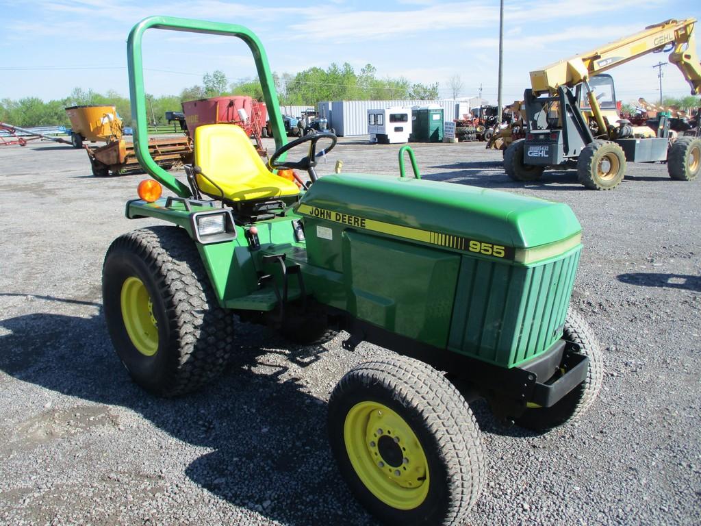 JOHN DEERE 955 TRACTOR