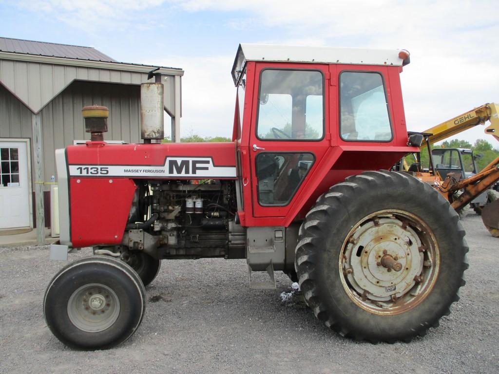 MASSEY FERGUSON 1135 TRACTOR