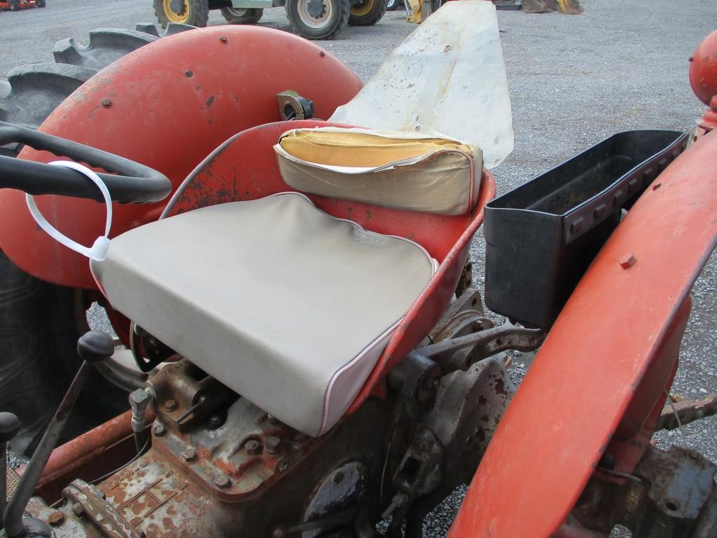 MASSEY FERGUSON 65 TRACTOR W LOADER