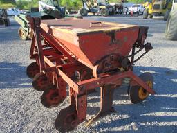 TAYLOR 6' PASTURE SEEDER