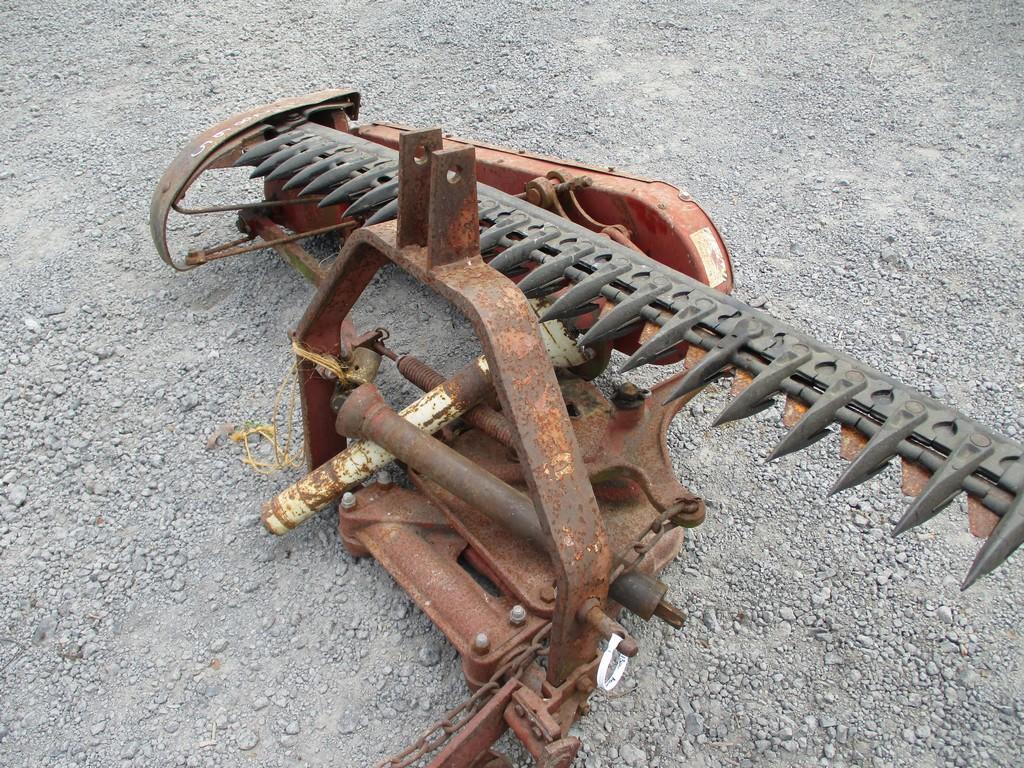 IH 1300 SICKLE MOWER