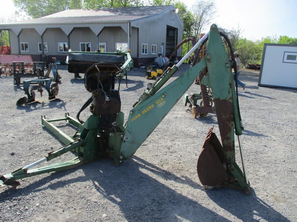 JOHN DEERE 10A BACKHOE ATTACHMENT