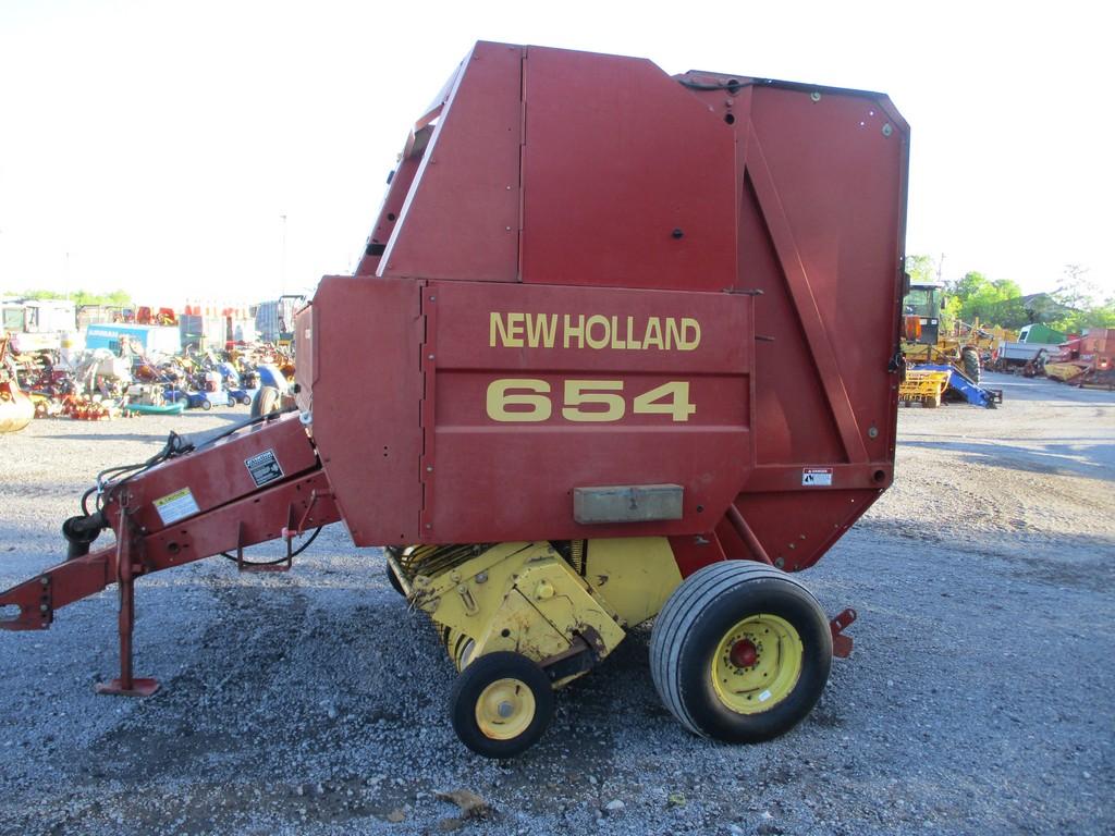 NEW HOLLAND 654 RD BALER