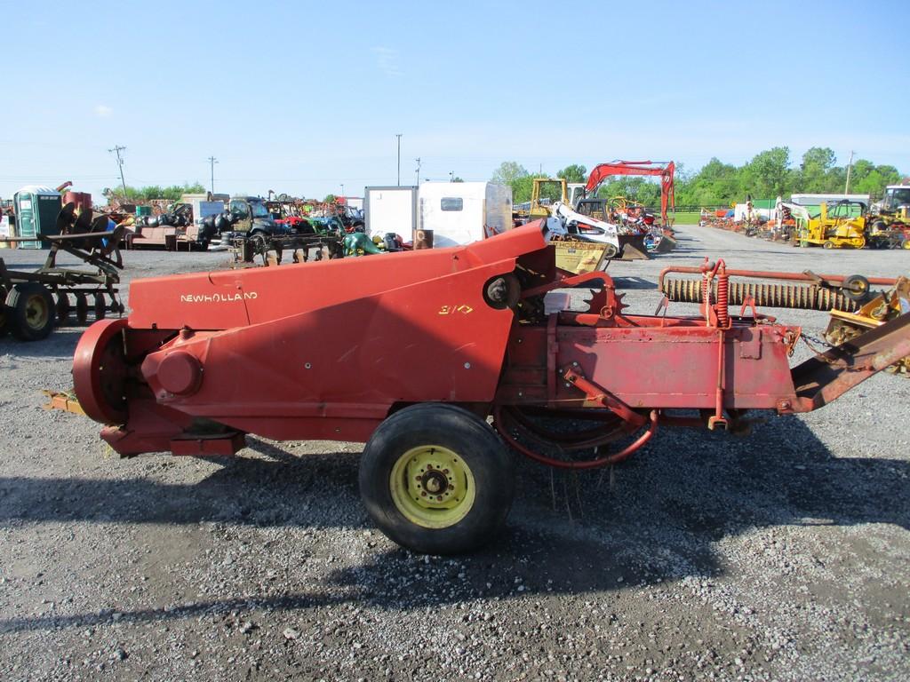 NEW HOLLAND 310 SQ BALER