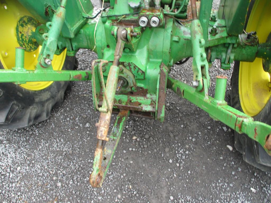 JOHN DEERE 2030 TRACTOR W JD 145 LOADER