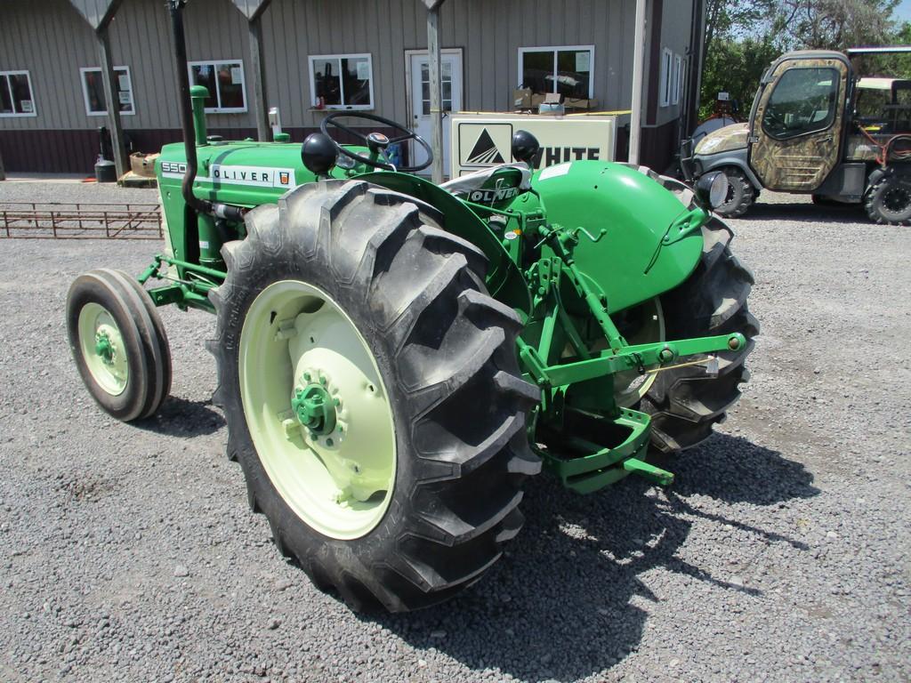 OLIVER 550 TRACTOR