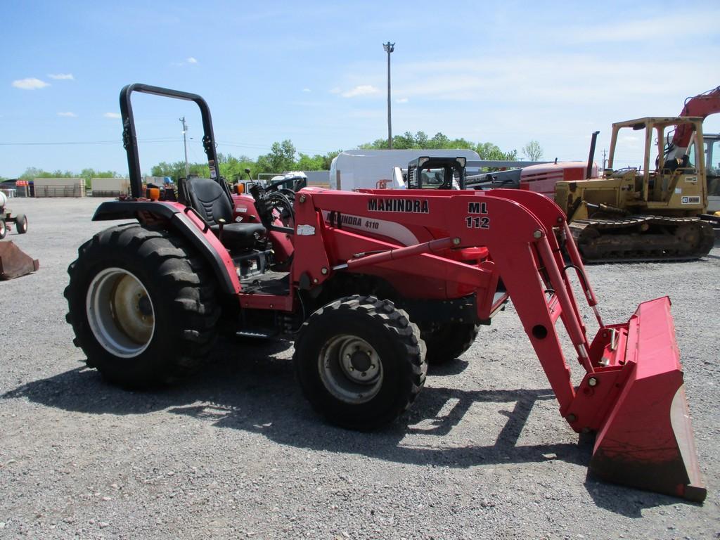 MAHINDRA 4110 TRACTOR W LOADER