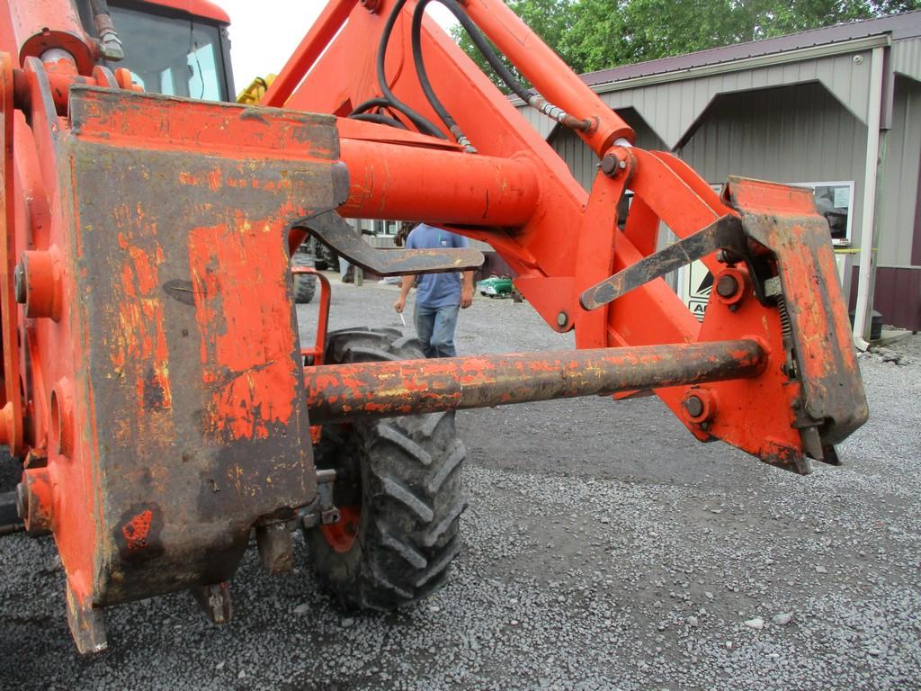 KUBOTA M105X TRACTOR W LOADER