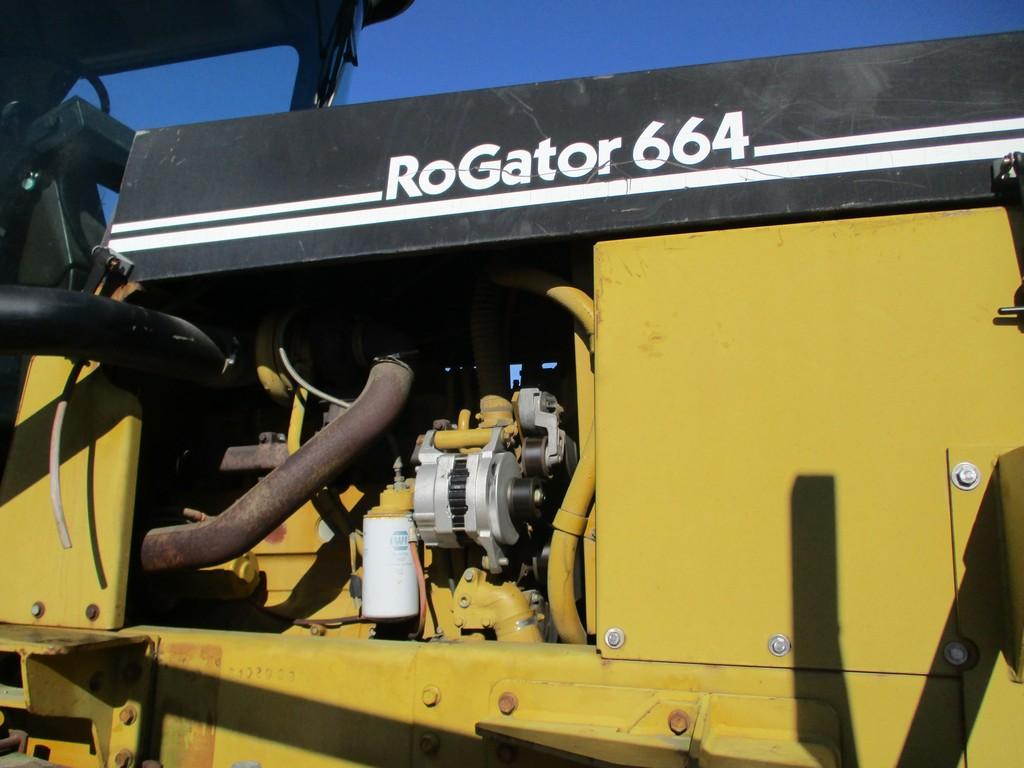 ROGATOR 664 CROP SPRAYER