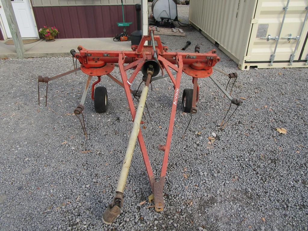 2 BASKET TEDDER
