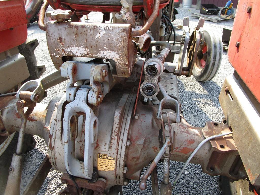 MASSEY FERGUSON 165 TRACTOR