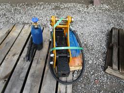 MINI X HYDRAULIC BREAKER W 2 BITS