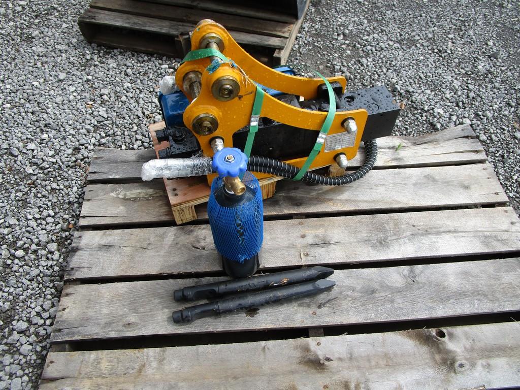 MINI X HYDRAULIC BREAKER W 2 BITS