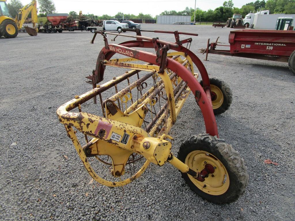 NEW HOLLAND 256 HITCH  RAKE