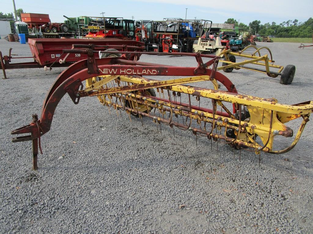 NEW HOLLAND 256 HITCH  RAKE