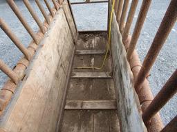 LIVESTOCK CHUTE