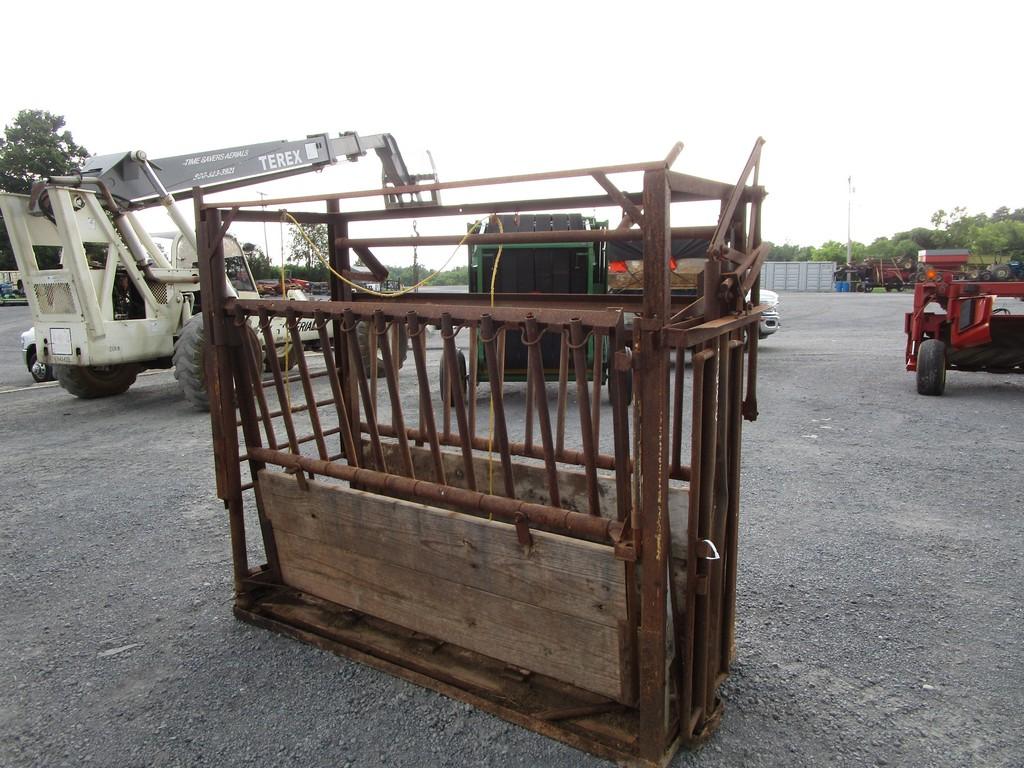 LIVESTOCK CHUTE