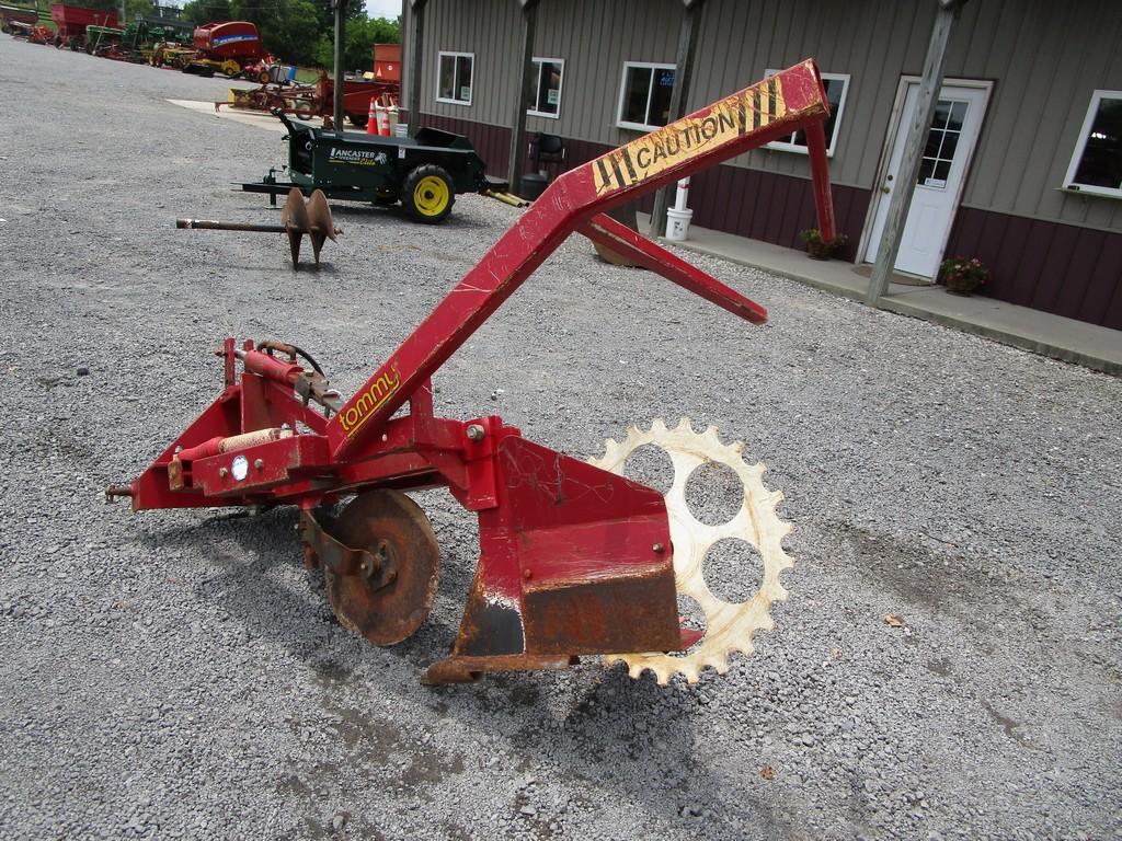 TOMMY 3PT SILT FENCE PLOW