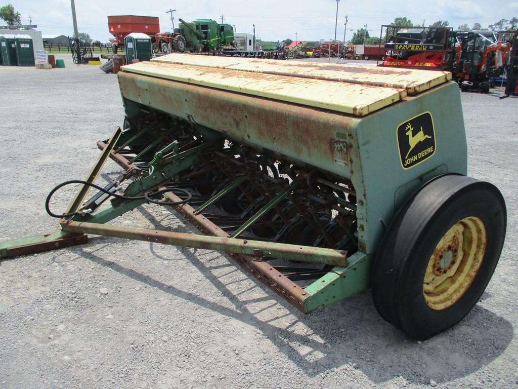 JOHN DEERE 8300 DRILL