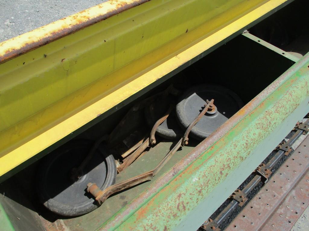 JOHN DEERE 8300 DRILL